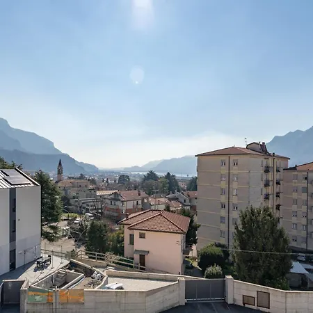 Spacious Bright With Panoramic Views