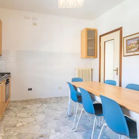 Spacious Bright With Panoramic Views Lecco