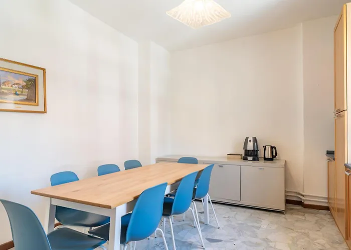 アパート Spacious Bright With Panoramic Views レッコ