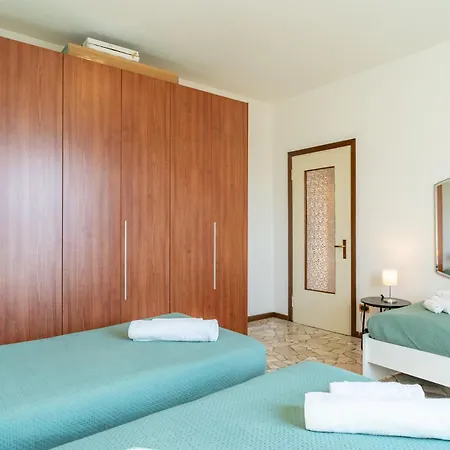 Spacious With Panoramic Views In Lejlighed