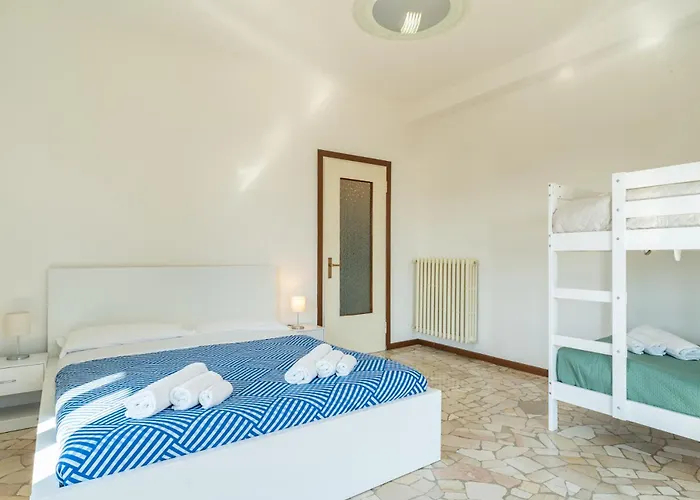 Spacious Bright With Panoramic Views Lecco