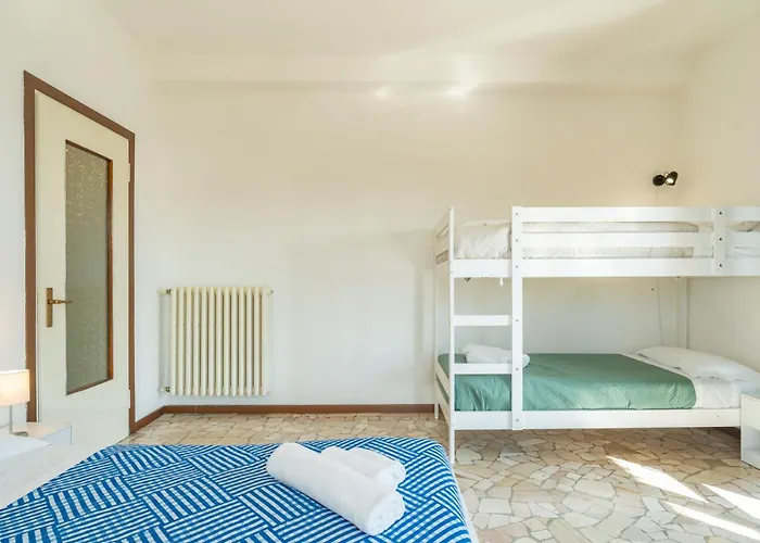 Spacious Bright With Panoramic Views Daire *